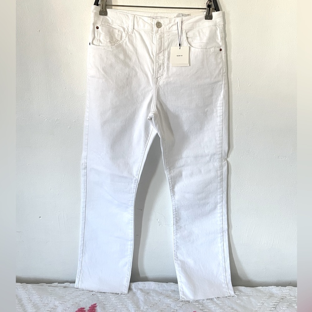 Zara White High Rise Cropped Raw Hem Slim fit jeans